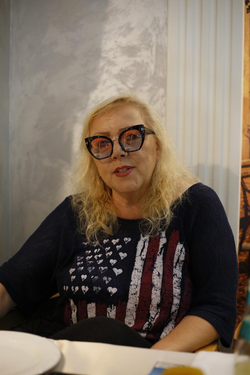 "OTAC ME SAČEKAO S PUŠKOM KADA SAM SE RAZVELA, LJUBAVNICU MUŽA SAM BACILA U SAVU" Neverovatna životna priča folk pevačice: Dva minuta me delilo od smrti