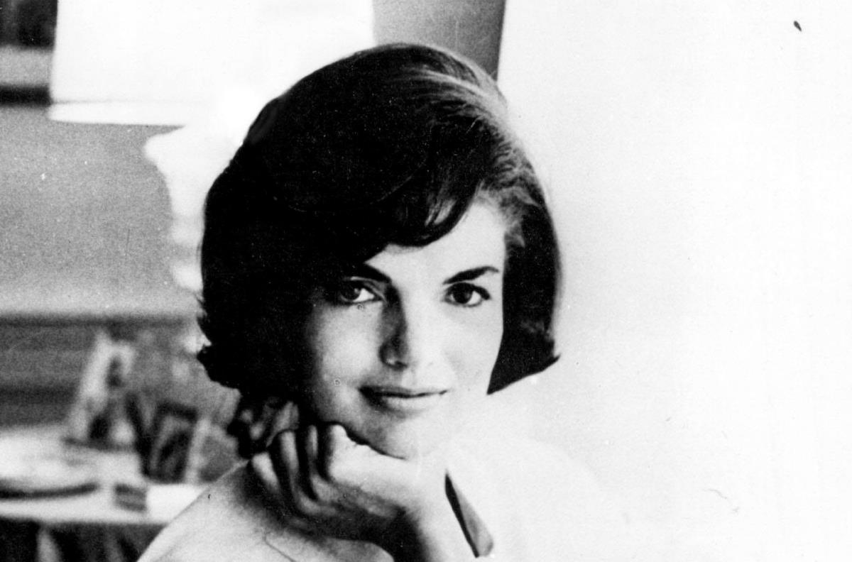 Džeki Kenedi, krupan kadar lica