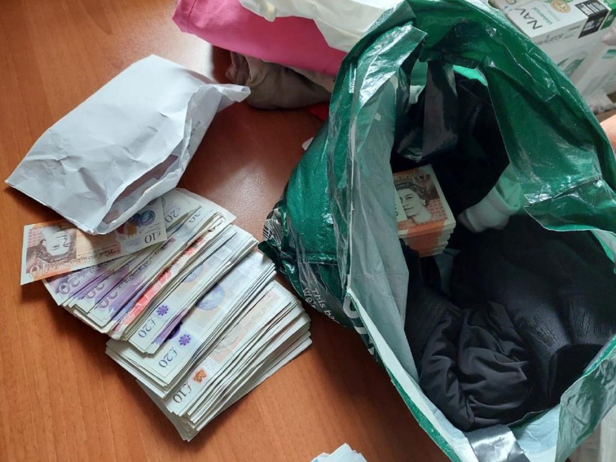 torba-puna-neprijavljenih-funti.jpg