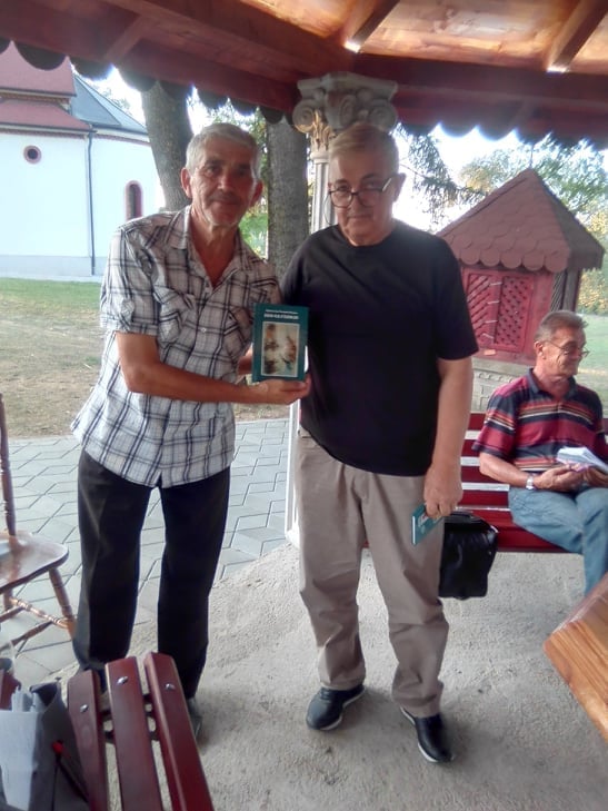 pesnici-predstavili-i-novue-knjige.jpg