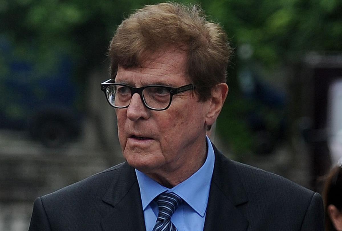 Minja Subota u crnom sakou i plavom košulji