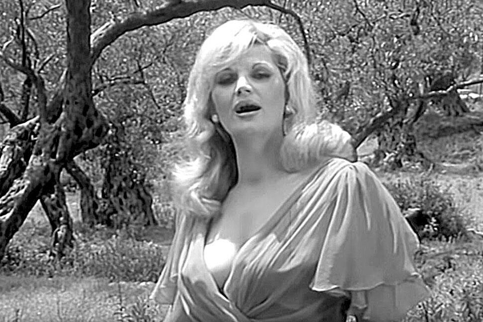 NAJVEĆI HIT SILVANE ARMENULIĆ BIO JE NAMENJEN ZORICI MARKOVIĆ: Isplivali detalji odnosa pevačice i Tome Zdravkovića: Gajio je posebne emocije...