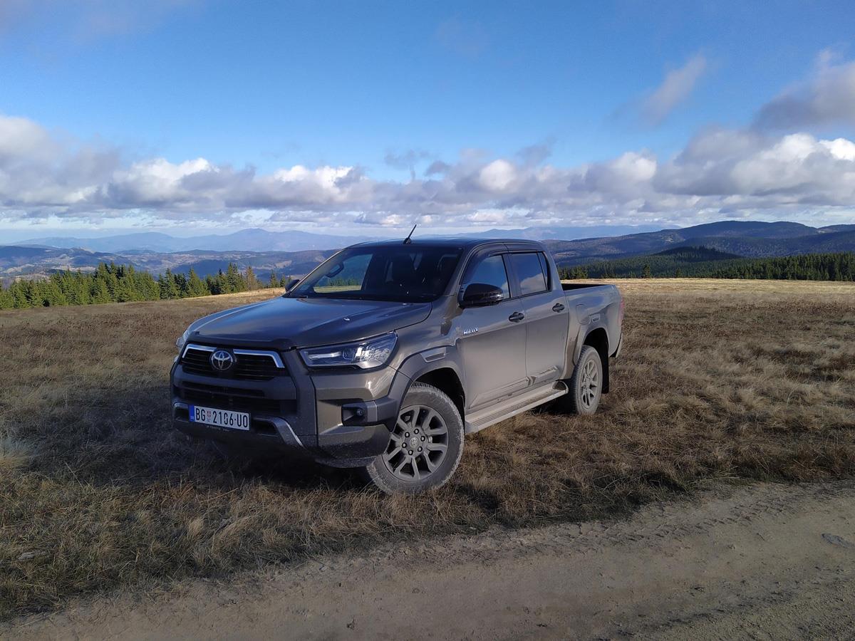 toyota-hilux-4.jpg
