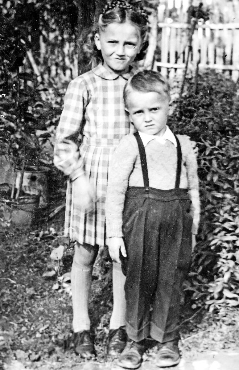 Radoš Bajić sa sestrom Radmilom