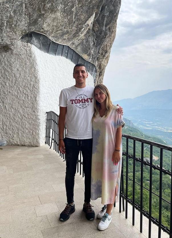 OVO JE DEČKO KOJEM JE DIVČEVA ĆERKA USRED SKANDALA REKLA DA GA VOLI: Sportista, iz Prijepolja kao i Vlade, evo šta je ČASNO uradio