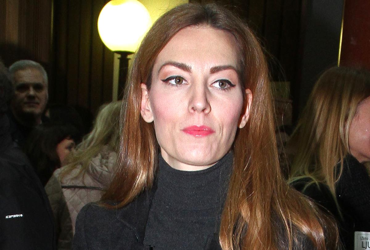 Kalina Kovačević u crnoj rolci