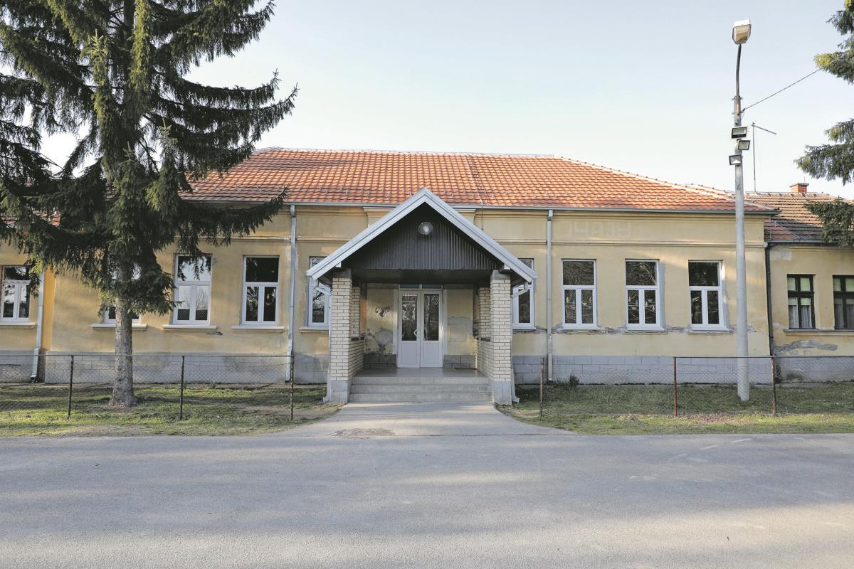 KUĆA LEPE LUKIĆ PRODATA ZA 1.000.000 DINARA, A ONDA USLEDIO ŠOK OBRT! Sve otišlo pod doboš zbog njenog bratanca, za kupovinu bio zainteresovan i Golubović