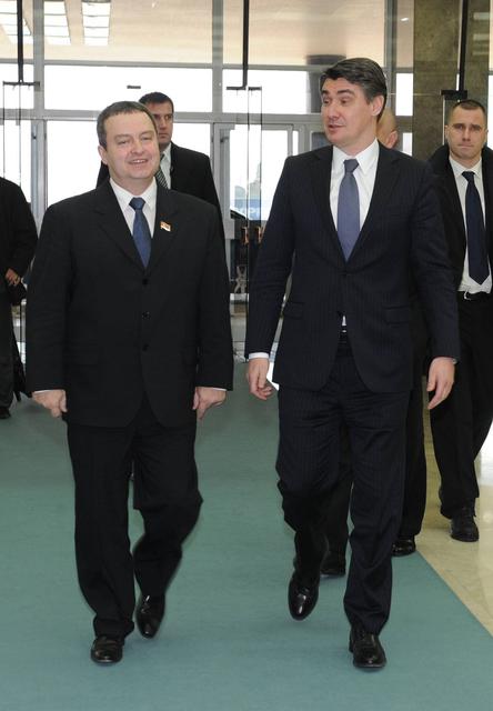 dacic-milanovic-rukovanje-palata-srbije.jpg