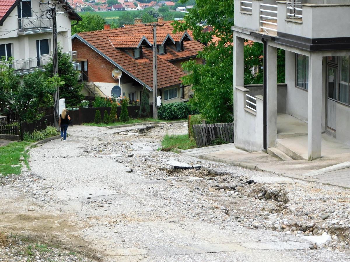 loznica--oprezno.jpg