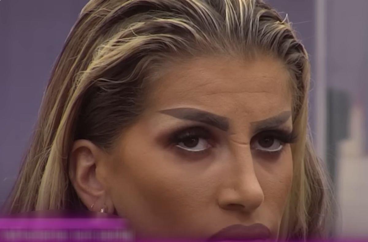 DALILA ZA PROMENU LIČNOG OPISA PUKLA 20.000 €?! Ovako je nekada izgledala: Evo koje sve estetske intervencije je uradila na sebi