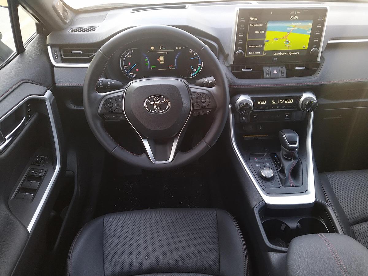 toyota-rav4-plugin-9.jpg