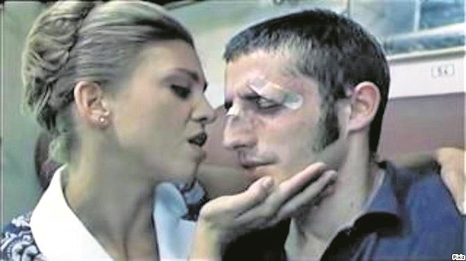 Isidora Minić i Nikola Đuričko u filmu Lajanje na zvezde