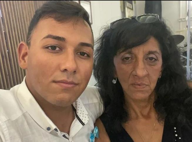 NECA PRIZNAO DA JE BISEKSUALAC, MAJKA NE PRIHVATA ISTINU: Julijana progovorila o sinu, a evo da li ga se odrekla zbog seksualne opredeljenosti...