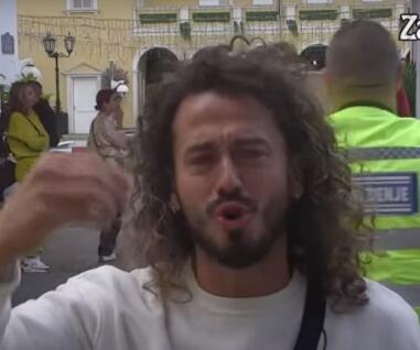 DISKVALIFIKOVANA ZVEZDA GRANDA KRSTILA DETE! Pevač podelio prelepi momenat sa čitavom nacijom