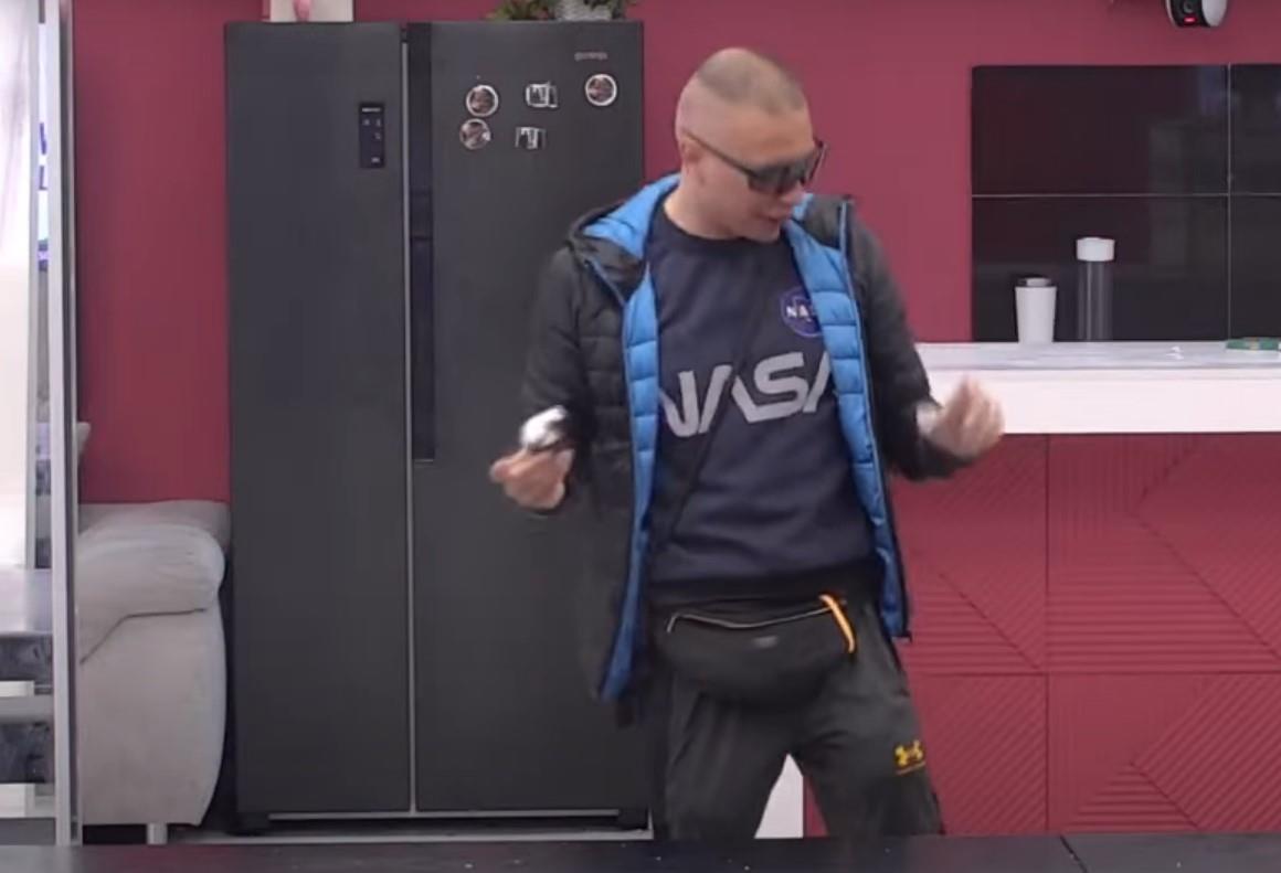 "ODRASTAO SAM BOREĆI SE ZA ŽIVOT" Rijaliti učesnik progovorio o vršnjačkom nasilju u školi i teškom odrastanju - Tada su mi prvi put porasle grudi i kosa