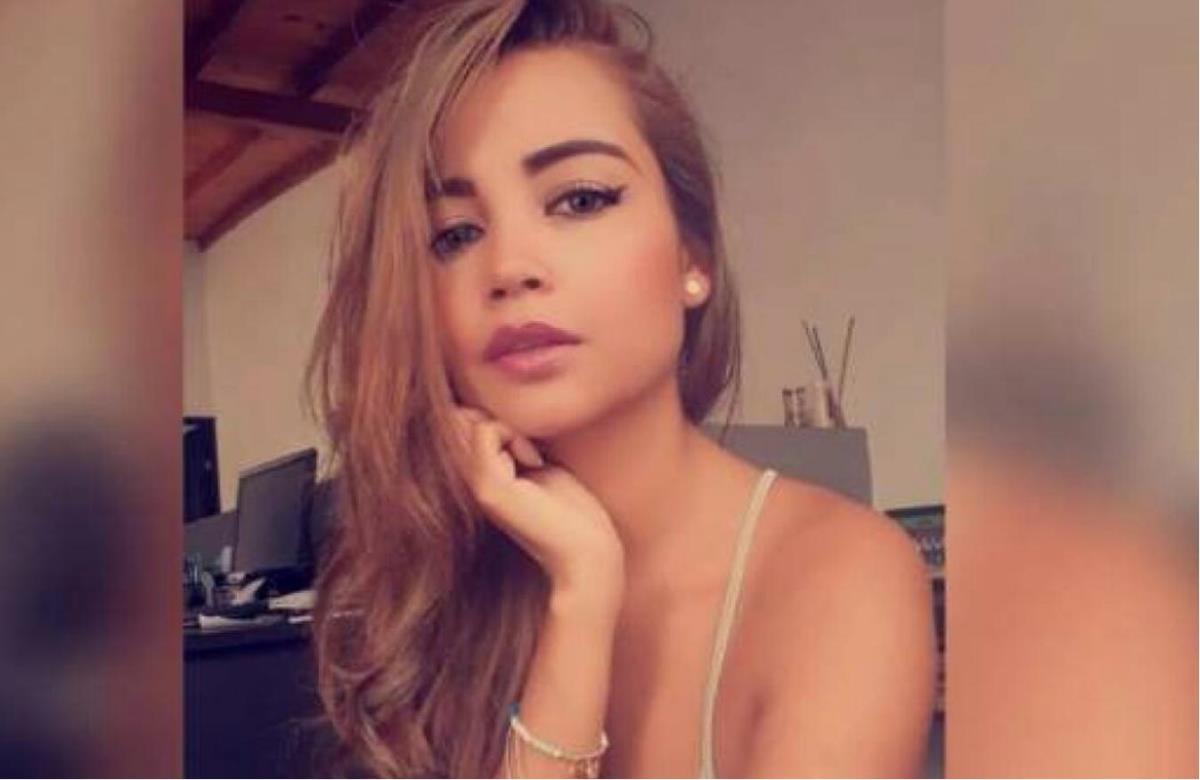 Džudi Pineda u majici na bretele