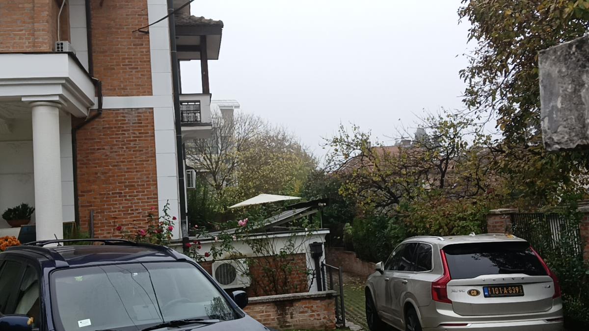 ESTRADA ZGRĆE LOVU OD PRIVATNIH BIZNISA: Hoteli, moteli i kafane, izdavanje luks vila, a on je pravi kralj nekretnina