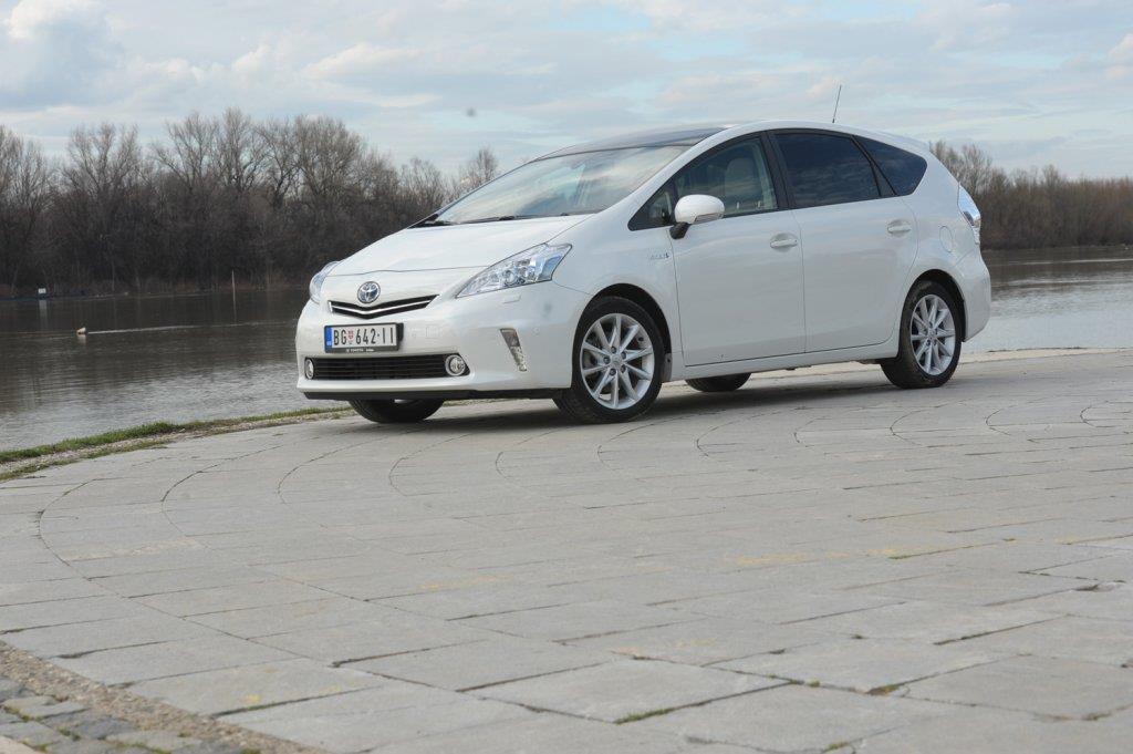 tojota-prijus-plus.jpg