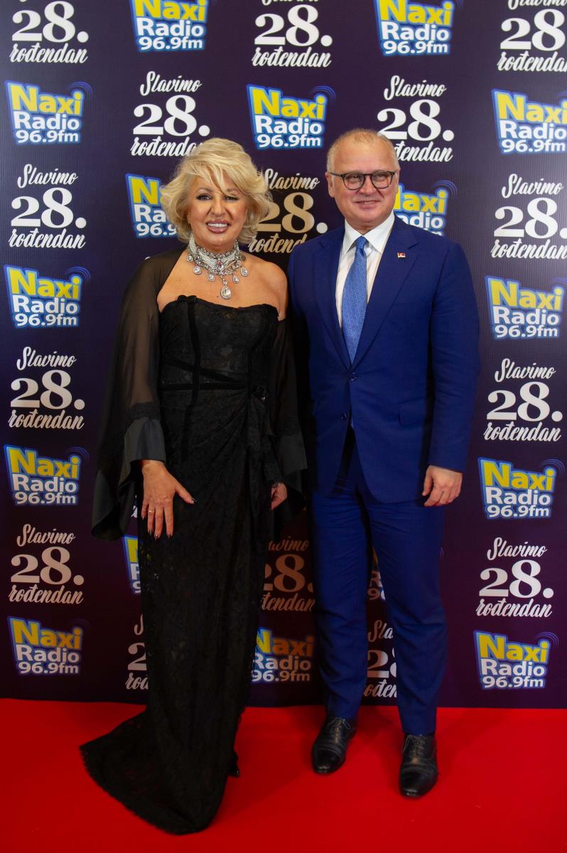 12-maja-rakovic-vlasnica-naxi-radija-i-goran-vesic-ministar-gradjevinarstva-saobracaja-i-infrastrukture-srbije.jpg