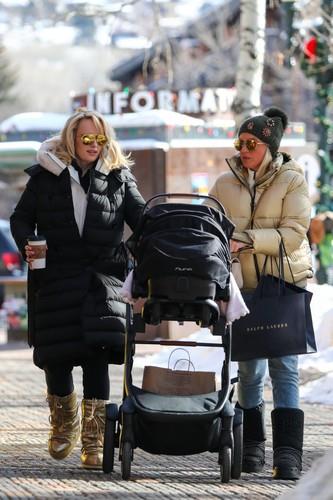 Rebel Vilson, Ramona Agruma sa ćerkicom