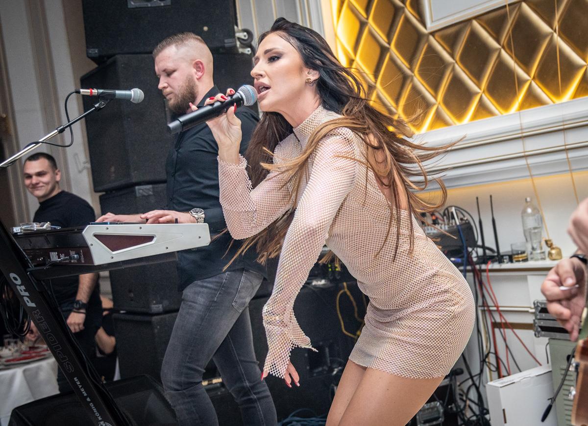 SUKOB TRESE ESTRADU! Kija optužuje: Kaća Živković svima šalje intimni snimak Milana Miloševića