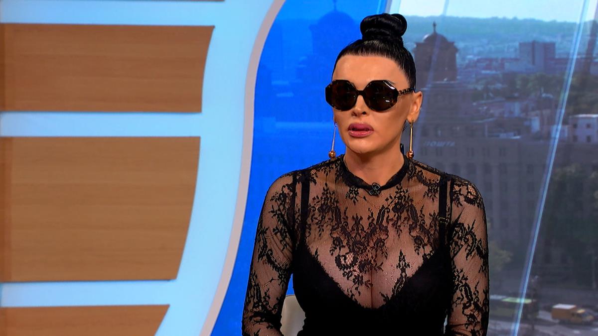 SRPSKU TRANSRODNU PEVAČICU PREBACILI U ŽENSKI ZATVOR! Kad su muški zatvorenici saznali ko je stvarno Elektra Elit, nastao haos: Nadležni se plašili samo jednog