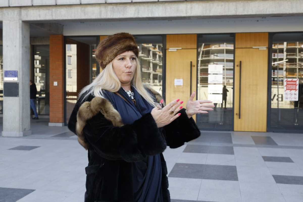 JELENA GOLUBOVIĆ SA SUPRUGOM RAZMENJIVALA NEŽNOSTI U HOTELU! Uhvaćeni na delu: Prvo su vodili ozbiljan razgovor, a onda...