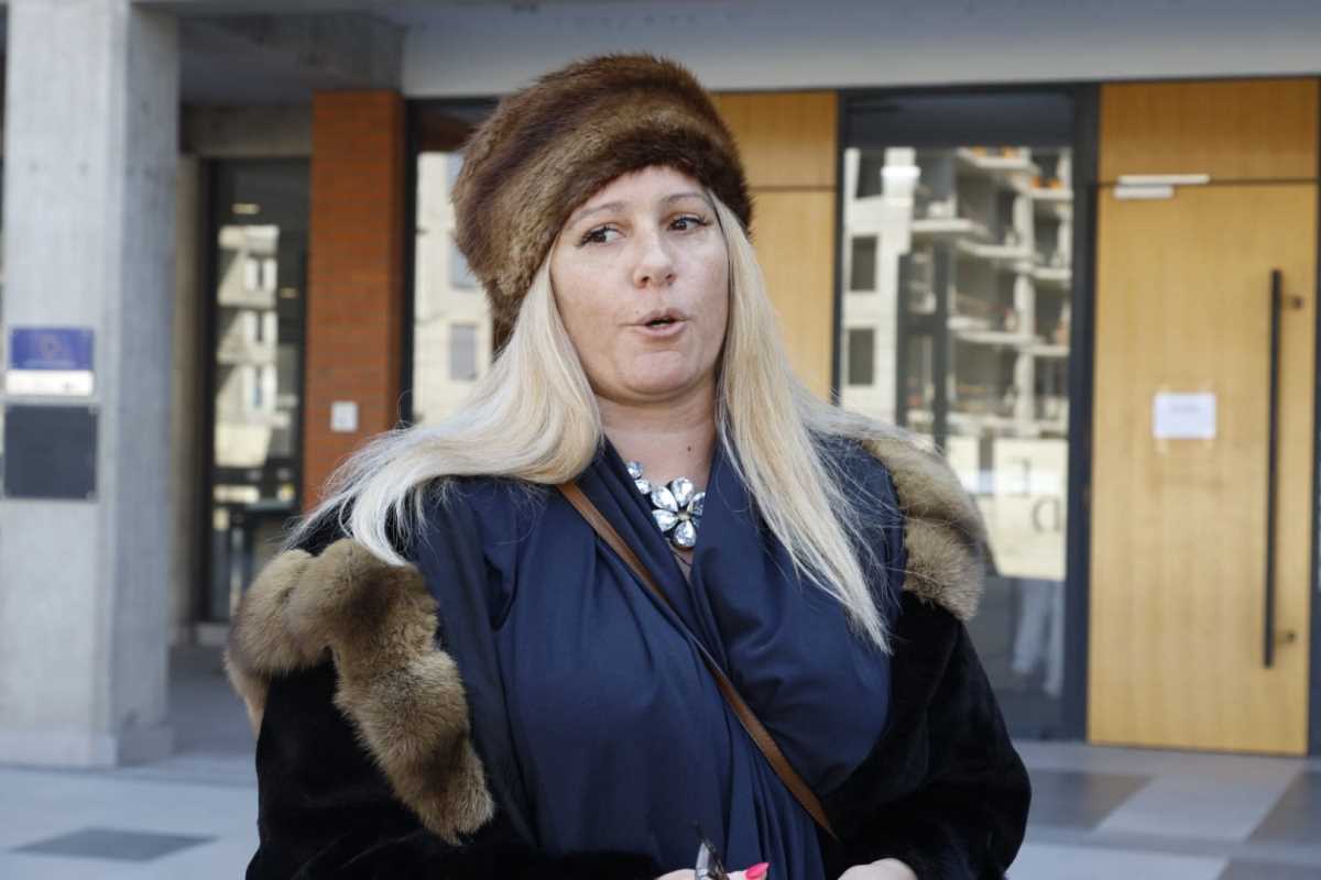 JELENA GOLUBOVIĆ SA SUPRUGOM RAZMENJIVALA NEŽNOSTI U HOTELU! Uhvaćeni na delu: Prvo su vodili ozbiljan razgovor, a onda...