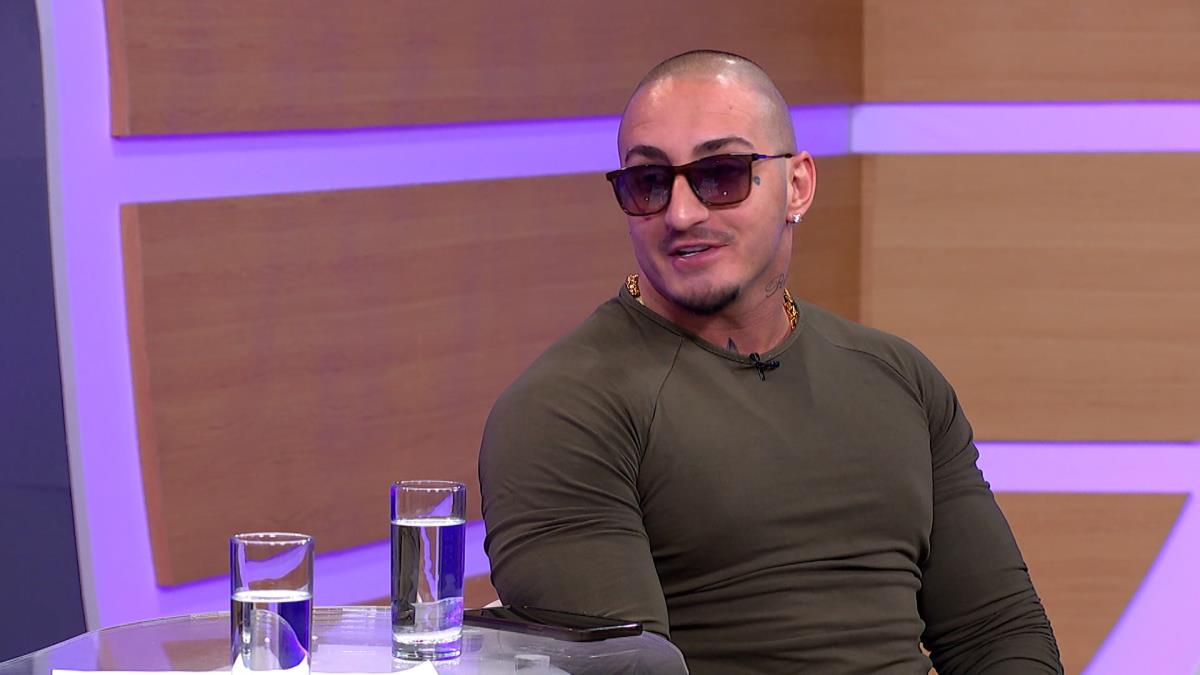 NOVA AFERA TRESE ELITU! Anita Stanojlović tvrdi da je Vuk Mob muvao i pisao joj non stop, evo šta kaže reper