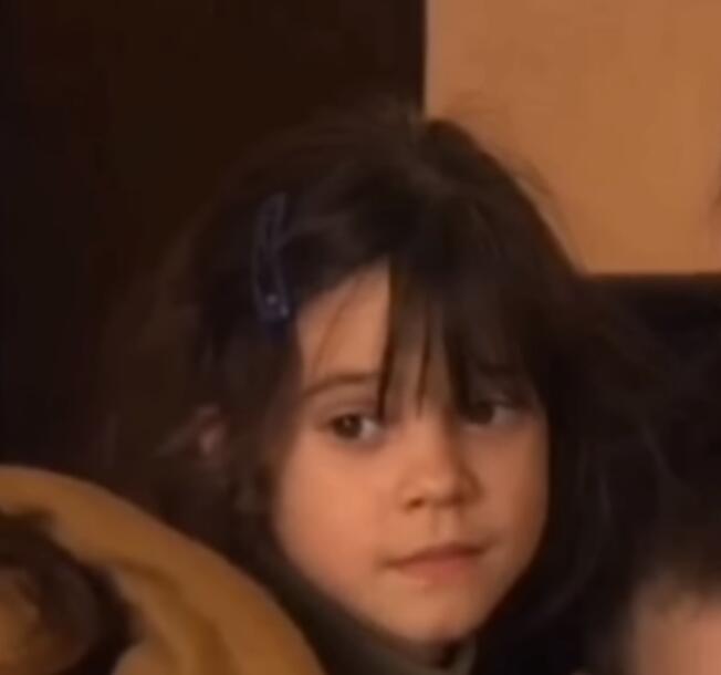 Ksenija Repić kao Milica u seriji Selo gori, a baba se češlja