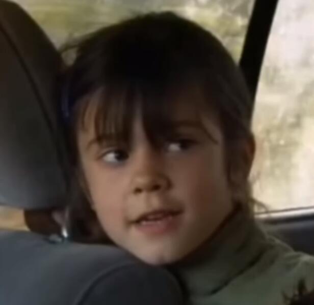 Ksenija Repić kao Milica u seriji Selo gori, a baba se češlja