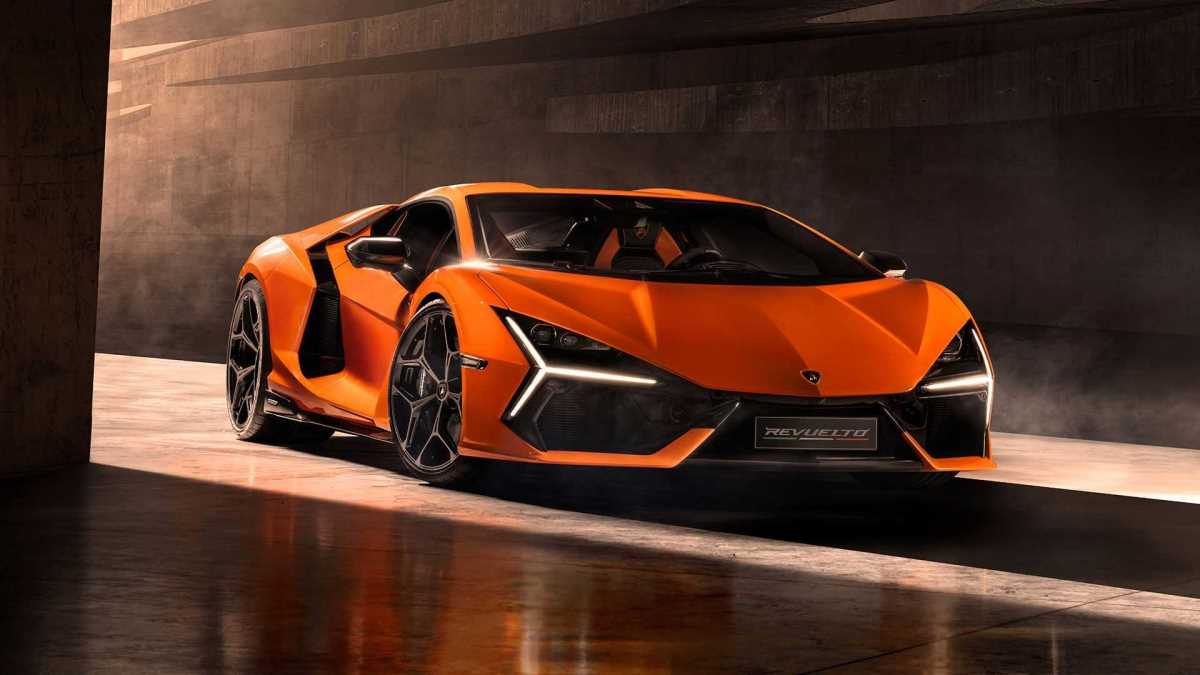lamborghinirevueltofoto2023-3.jpg