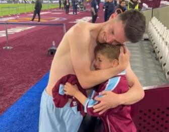  Ko je devojka Deklana Rajsa