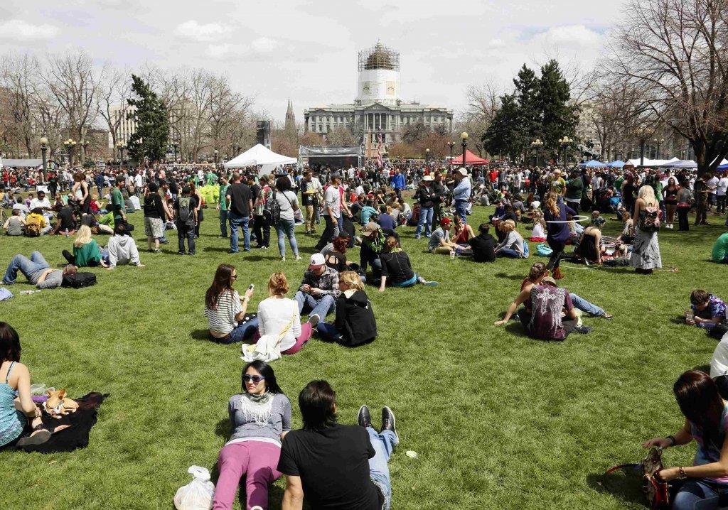 protest-u-denveru-u-vezi-sa-legalizacijom-marihuane.jpg