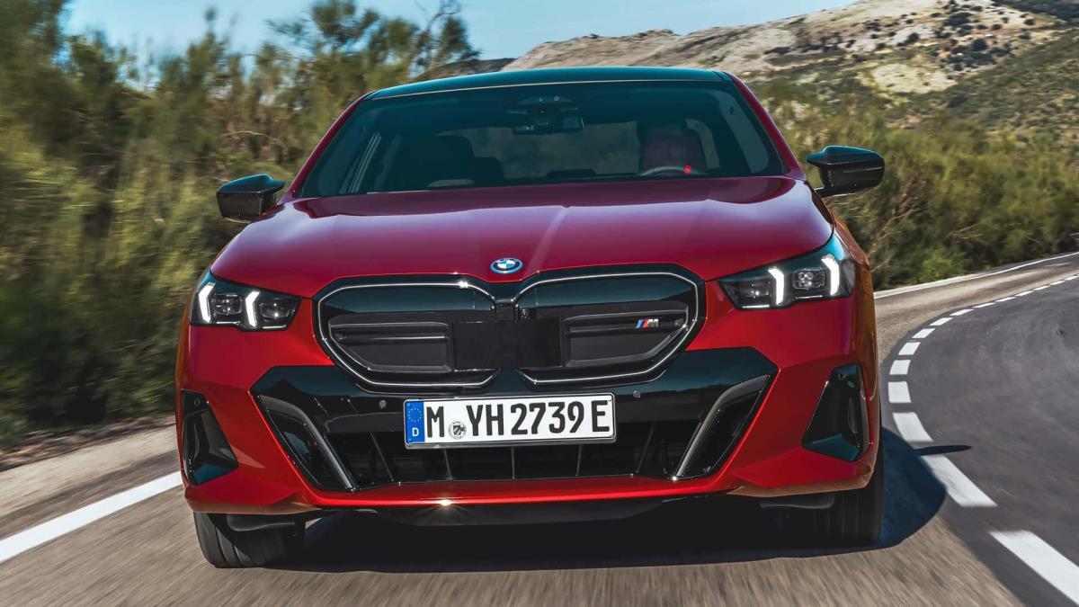bmwi5m60xdrive2023-1.jpg