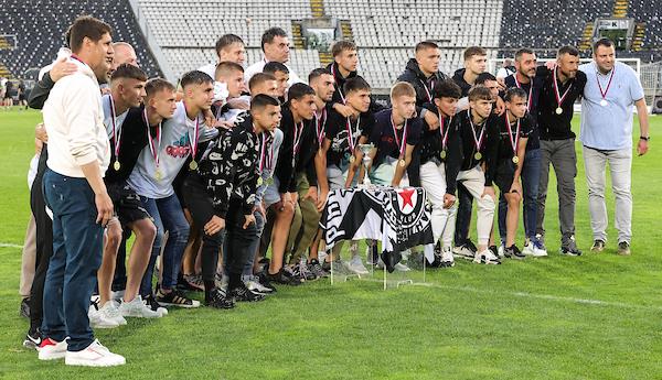 partizan-kadetisampioni-01.jpg