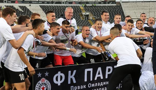 partizan-omladincisampioni-02.jpg