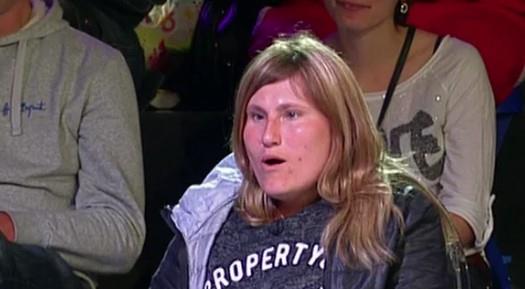 DIVNA BILA MRTVA PIJANA DOK JE PRAVILA HAOS, POLICIJA JE IZNOSILA IZ KUĆE! Isplivali šok detalji: Polomila mi je sva stakla, sad imam najlone po kući