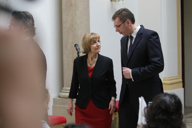 aleksandar-vucic-vesna-pusic.jpg