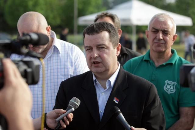 ivica-dacic-uranak-prvomajski-uranak-makis.jpg