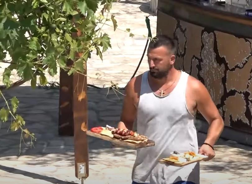 VLADIMIR TOMOVIĆ SE PRETVORIO U ZVER! Kršni Crnogorac pokazao kako izgleda nakon treninga, sve puca na njemu (FOTO)