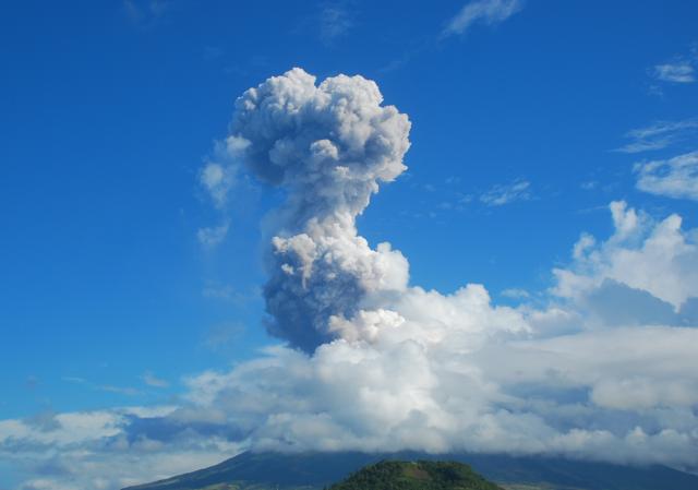 erupcija-vulkana-na-filipinima.jpg