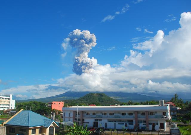 erupcija-vulkana-na-filipinima.jpg
