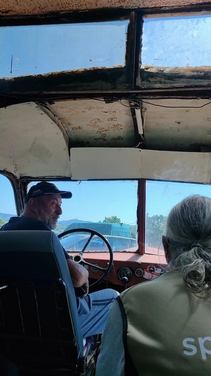 Autobus iz filma Ko to tamo peva