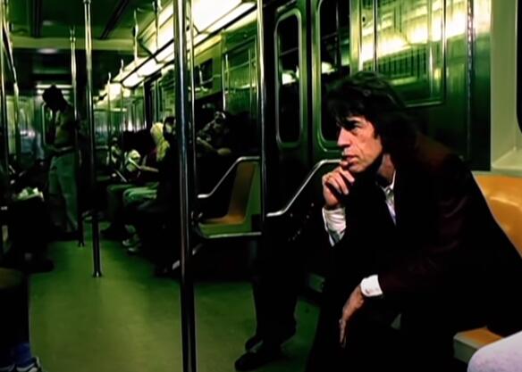 Mik Džeger u spotu pesme Anybody Seen My Baby