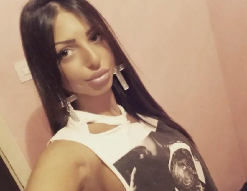 NEMAJU ISTE RODITELJE, ALI NEODOLJIVO LIČE JEDNA NA DRUGU: Starlete nakon silnih operacija i poseta plastičaru izgledaju skoro isto (FOTO)