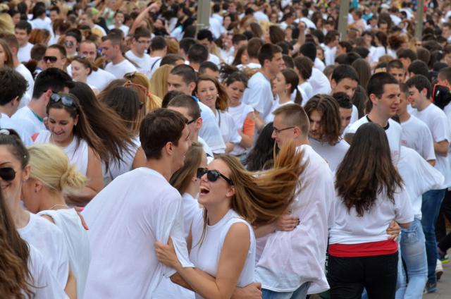 maturanti-ples-nis-tanjug-1.jpg