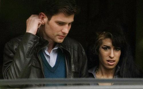 Blejk Filder Sivil i Ejmi Vajnhaus