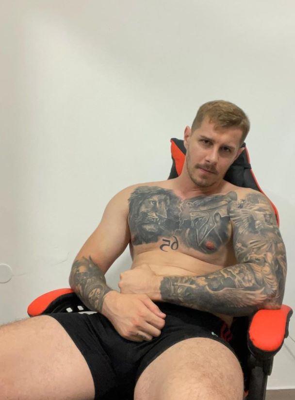 JANJUŠ PLAČE KAO KIŠA ZBOG POKOJNOG BRATA! Sin našeg poznatog pevača ga vratio u prošlost: Nekome je možda lakše na onom svetu...