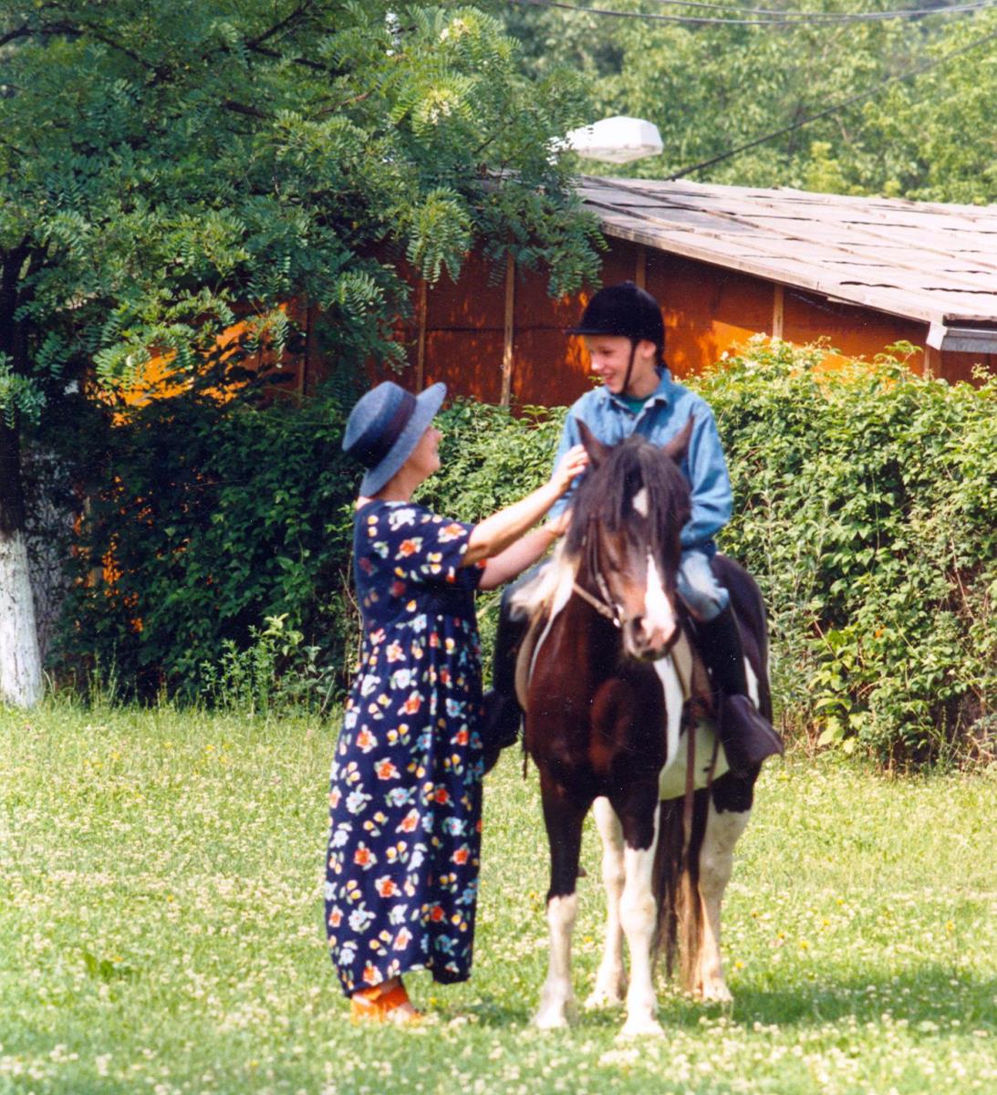 Ljiljana Habjanović Đurović na hipodromu sa sinom Aleksandrom